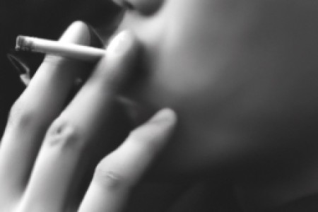吸烟对男人的危害(吸烟不仅危害女性，对男性也有非常大的危害。虽然很多男性认为吸烟可以增强男性形象，但