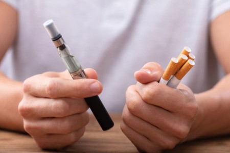 电子烟中的尼古丁含量相对于抽多少支香烟？