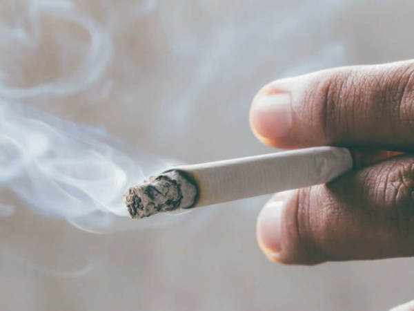 研究表明：男性吸烟者患骨质疏松症、骨折和早死的风险增加